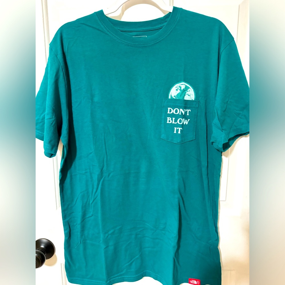 Almost new The Northface Tee!